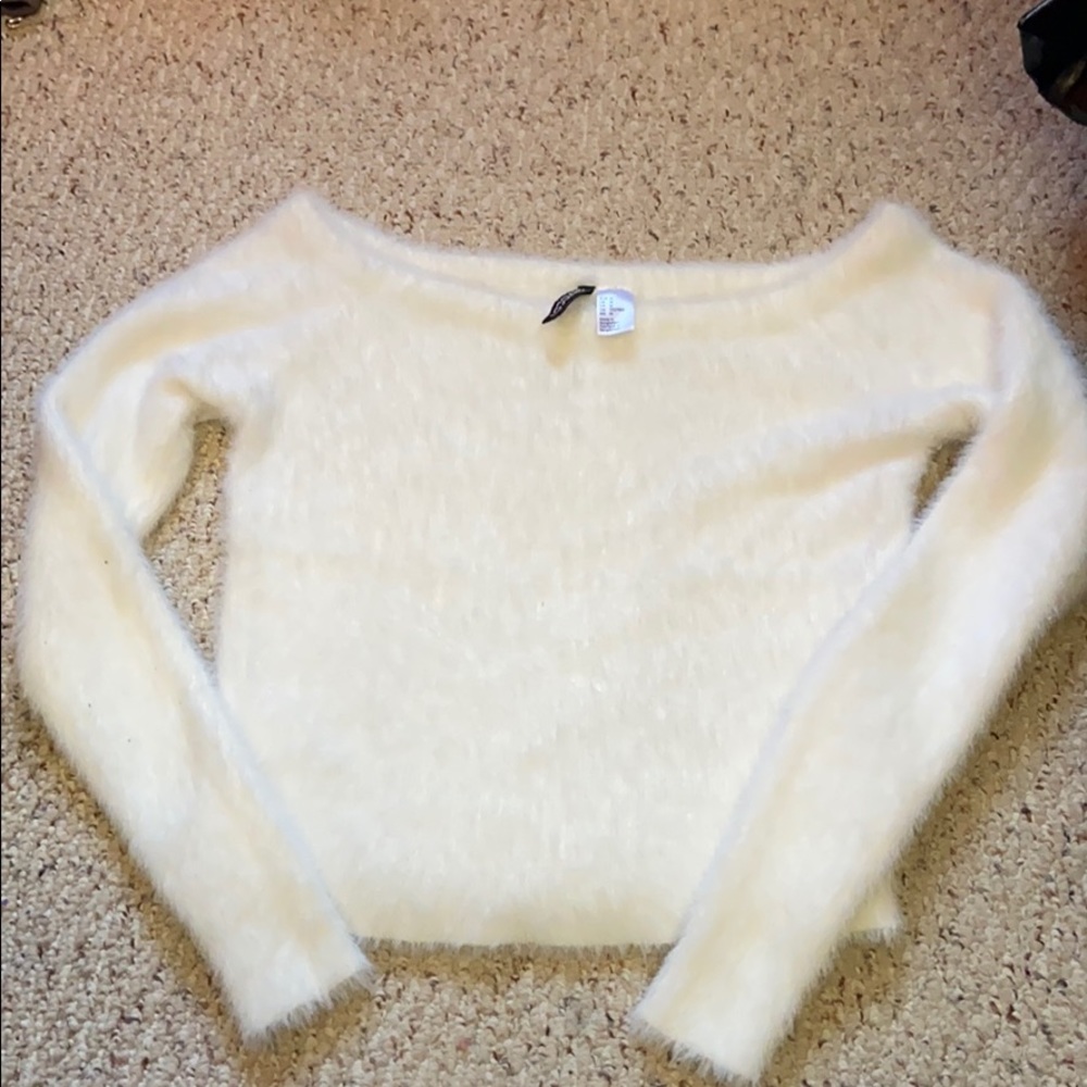 Fuzzy H&M off the shoulder sweater - Picture 6 of 6